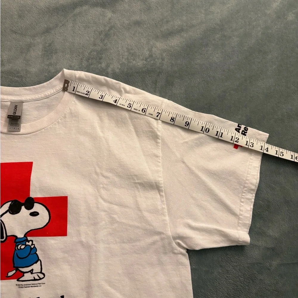 Snoopy Joe Cool - American Red Cross T-Shirt - Picture 9 of 10